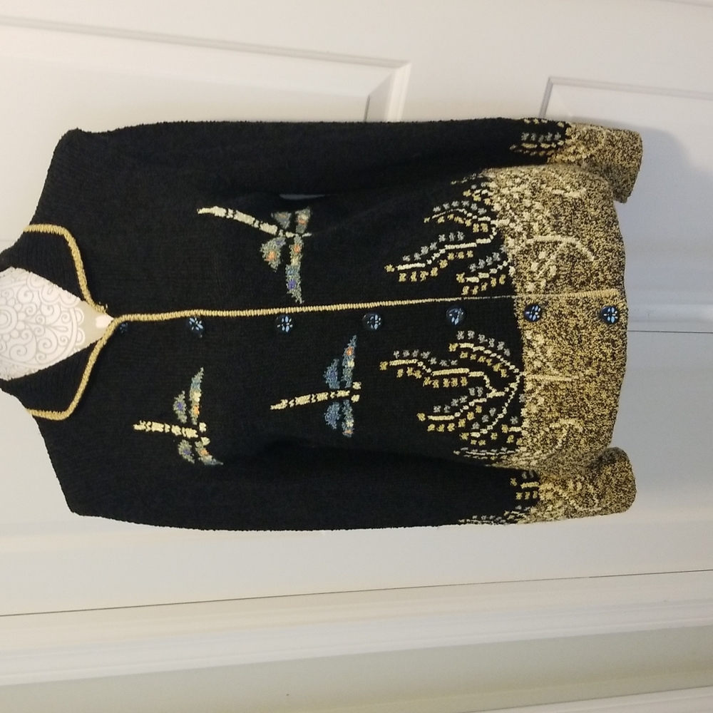 Gorgeous tricot dragon flies embroidered sueter